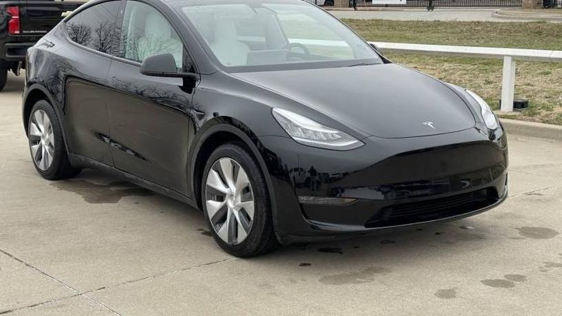 TESLA MODEL Y 2020 5YJYGDEE0LF038523 image